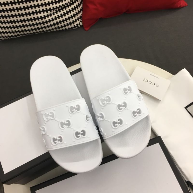 Gucci Womns GG Slide Rubber Sandals 573922