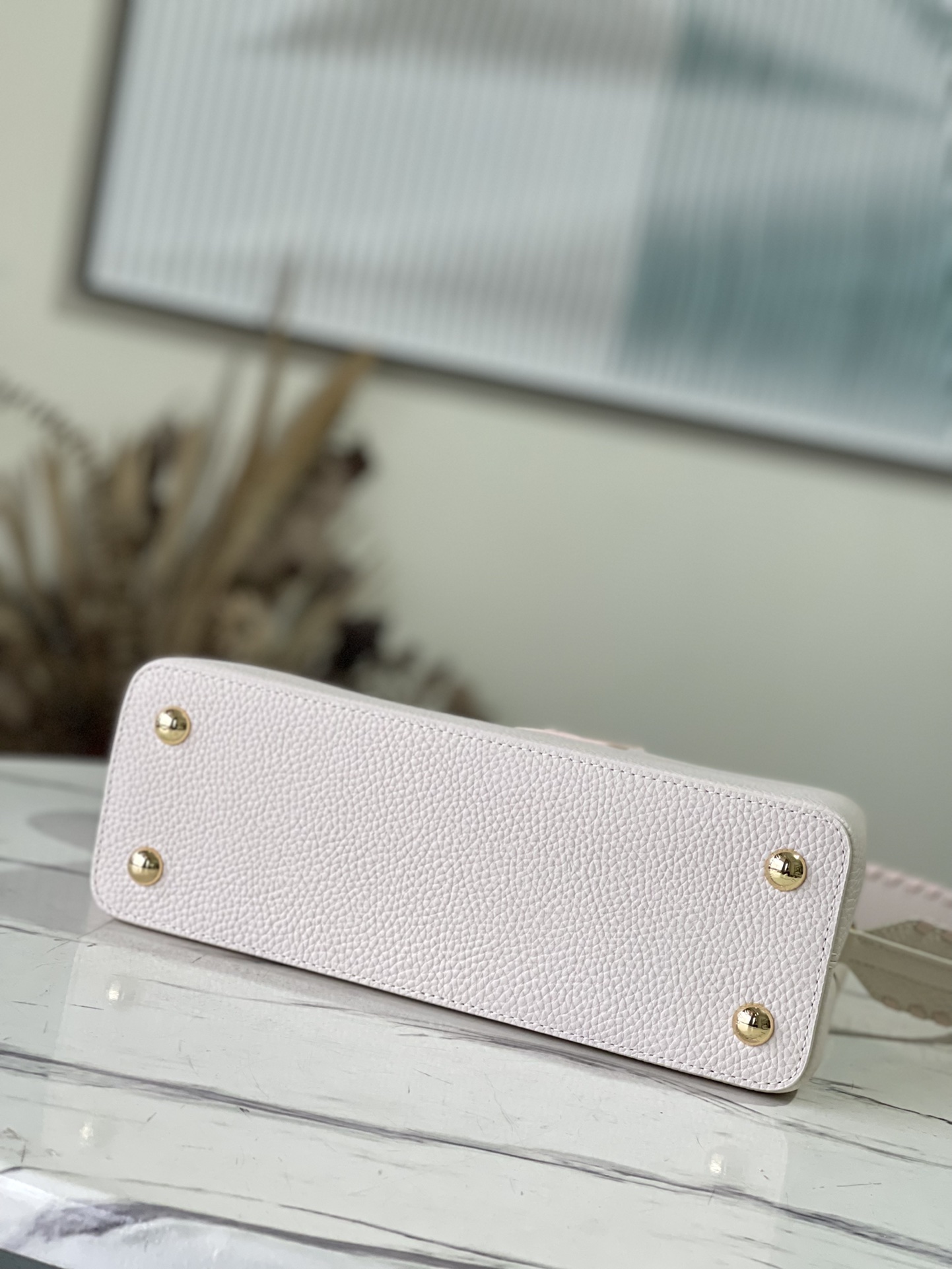 Louis Vuitton Z Capucines MM M21127