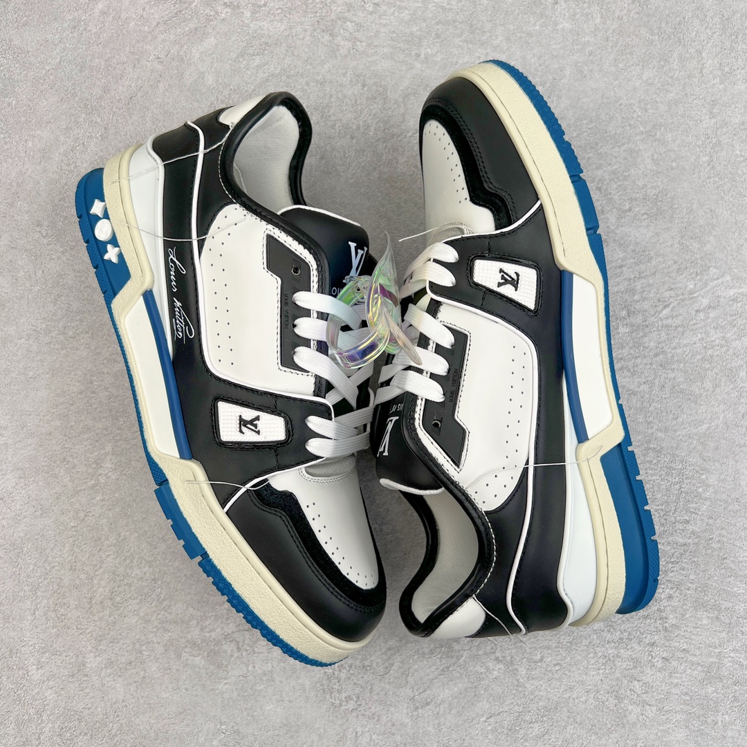 Louis Vuitton Sneakers black white