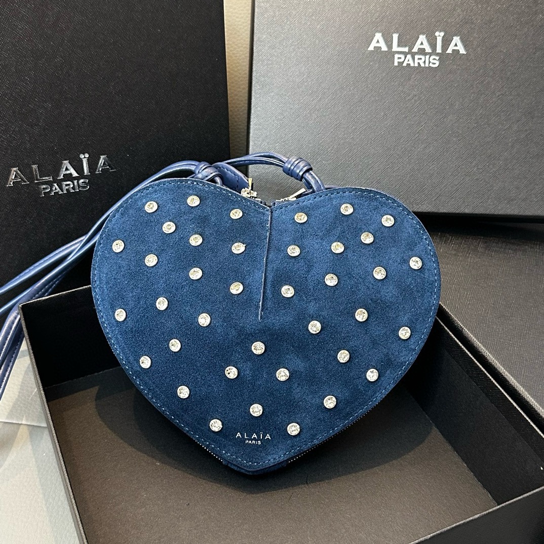 ALaia Diamond Heart Handbag