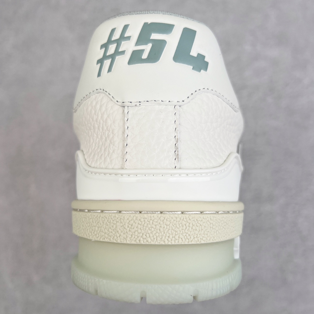 Louis Vuitton Sneakers white