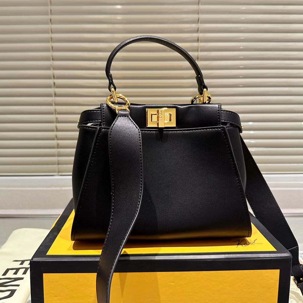 FENDI Peekaboo ISeeU Bag Medium