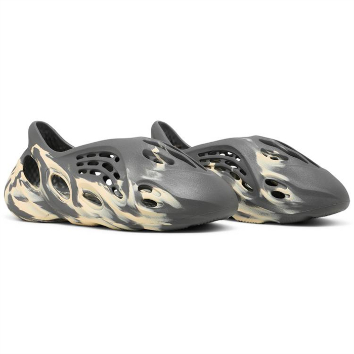 Yeezys Foam Runner MXT Moon Grey GV7904