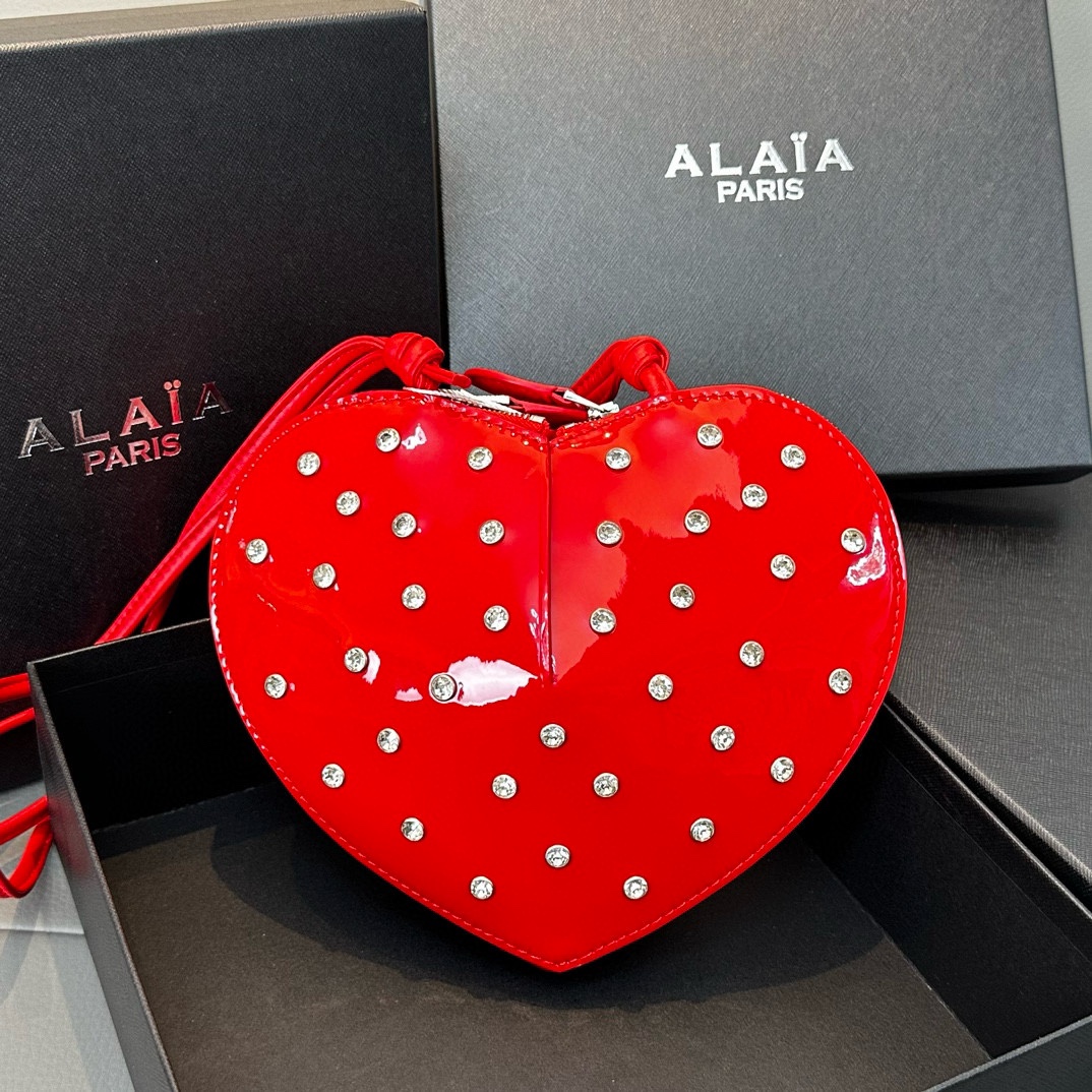 ALaia Diamond Heart Handbag