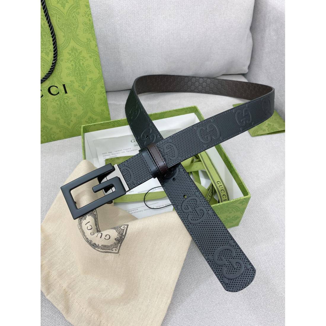 Gucci Cowhide Top Layer Paired with Fine Swivel Button Head 35MM Belt