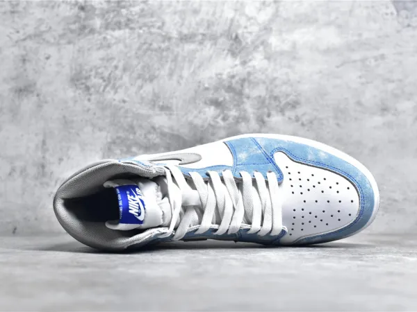 Jordan1 High OG “Hyper Royal”
