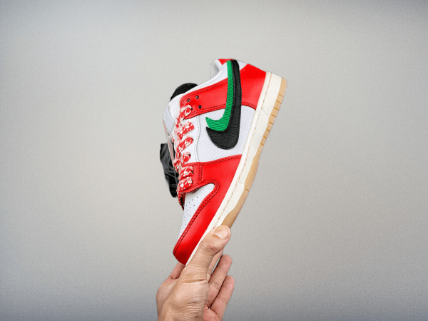 Frame Skate x SB Dunk Low “Habibi”