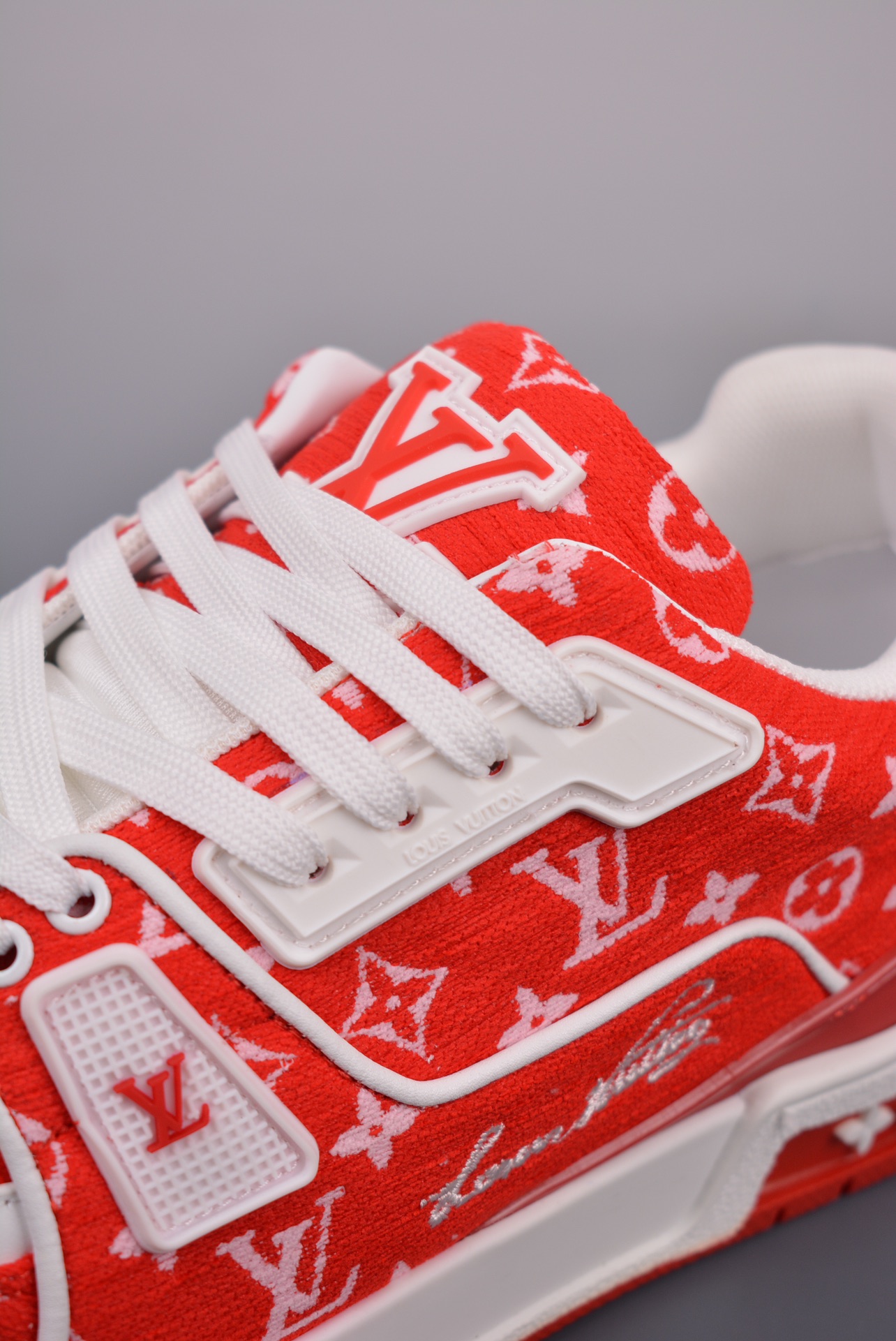 Louis Vuitton Sneakers pattern red