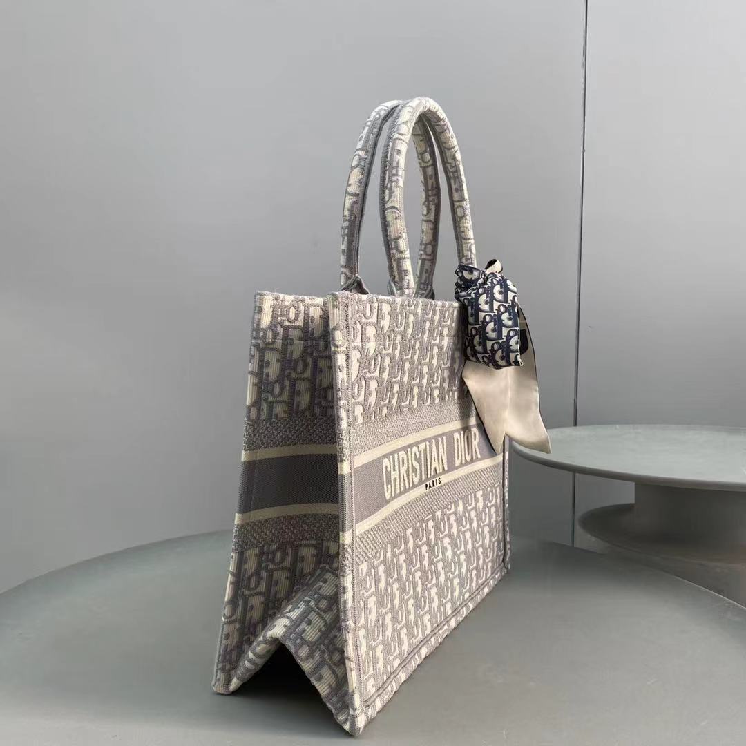 Dior Book Tote Medium Gray Dior Oblique Embroidery M1296ZRIW_M932
