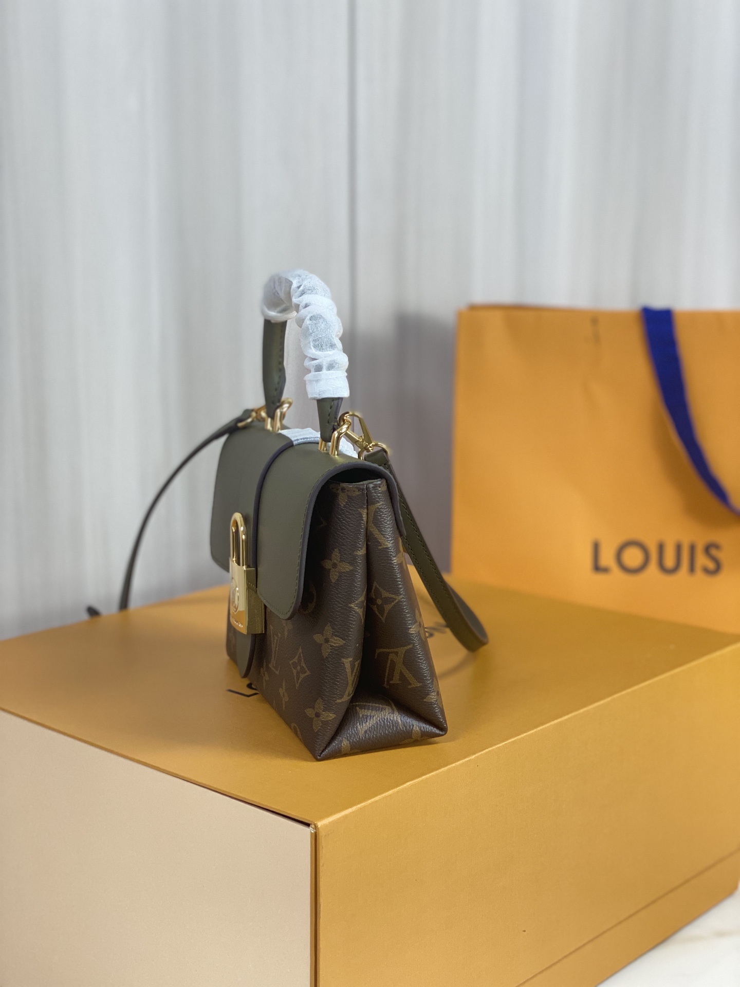 Louis Vuitton Locky BB M44797