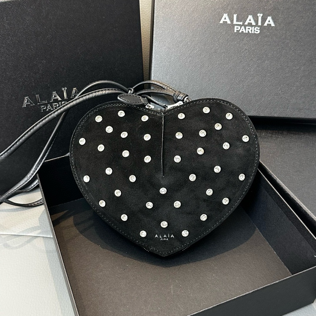 ALaia Diamond Heart Handbag