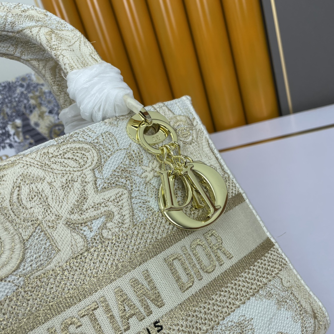 Dior The LADY D-LITE Bag