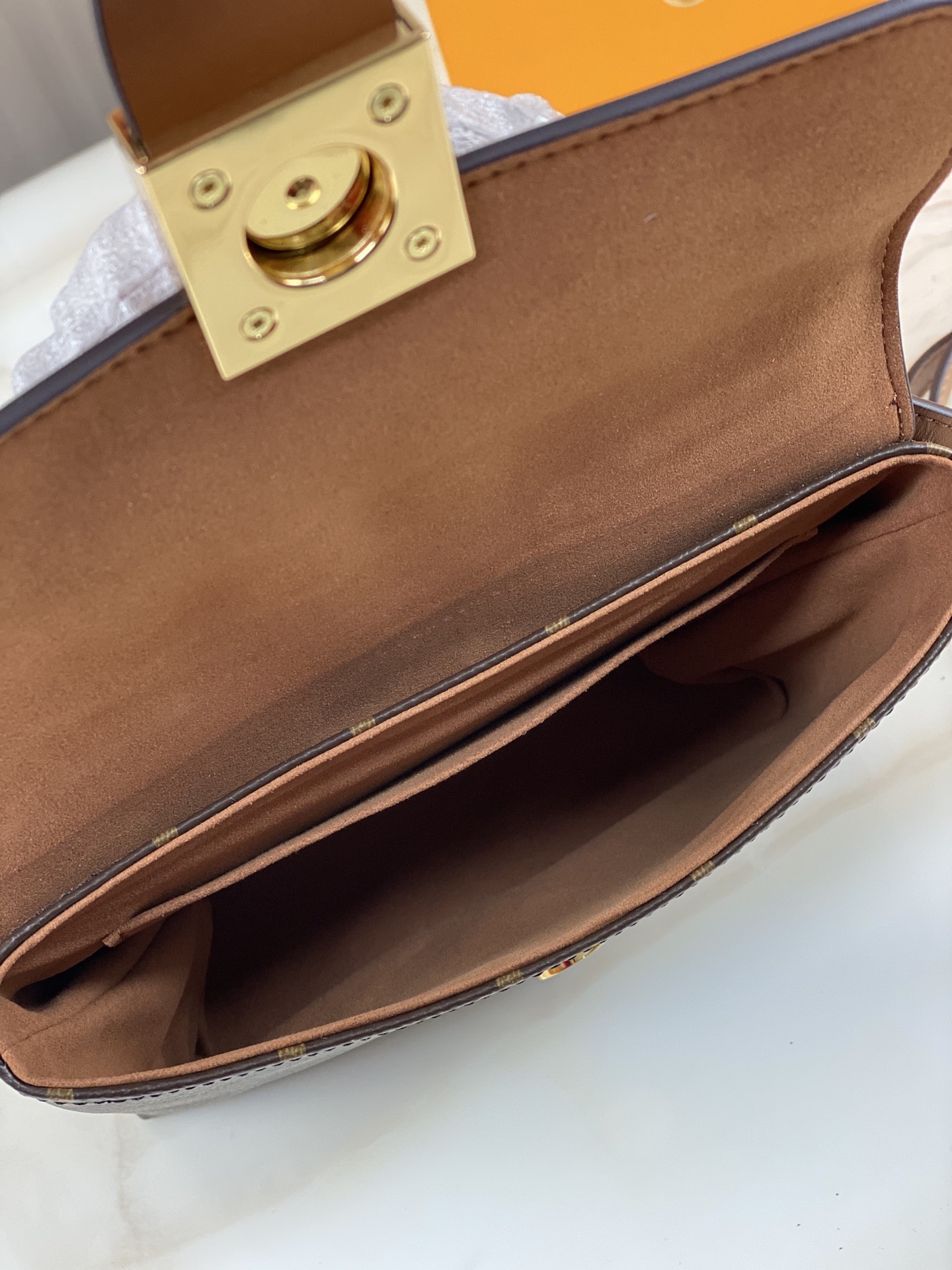 Louis Vuitton Locky BB M44654