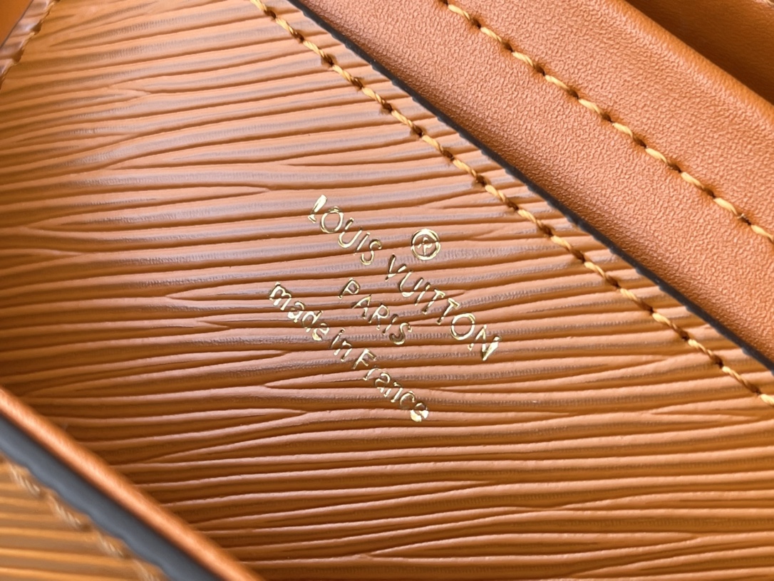 Louis Vuitton Twist MM M21555