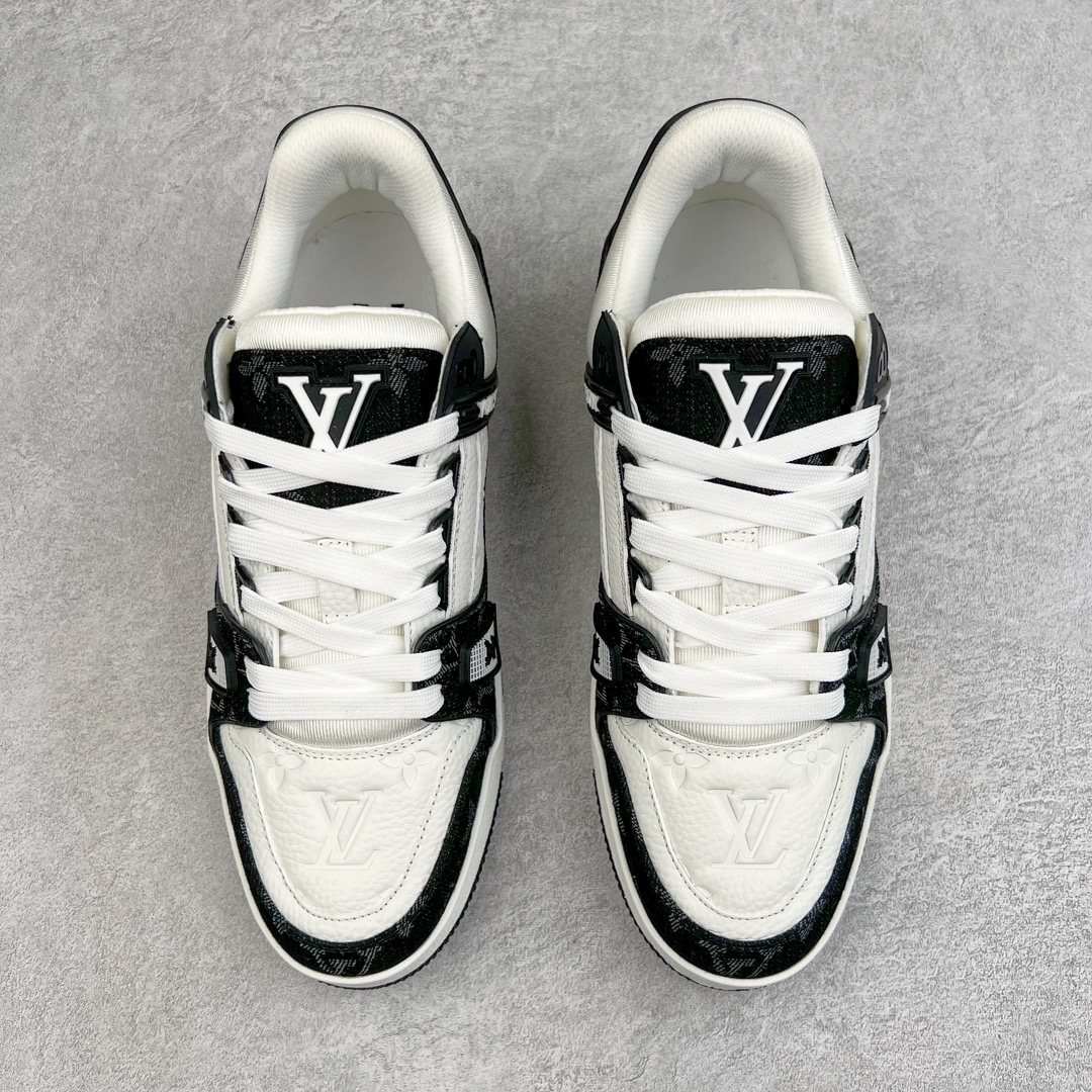 Louis Vuitton Sneakers Black
