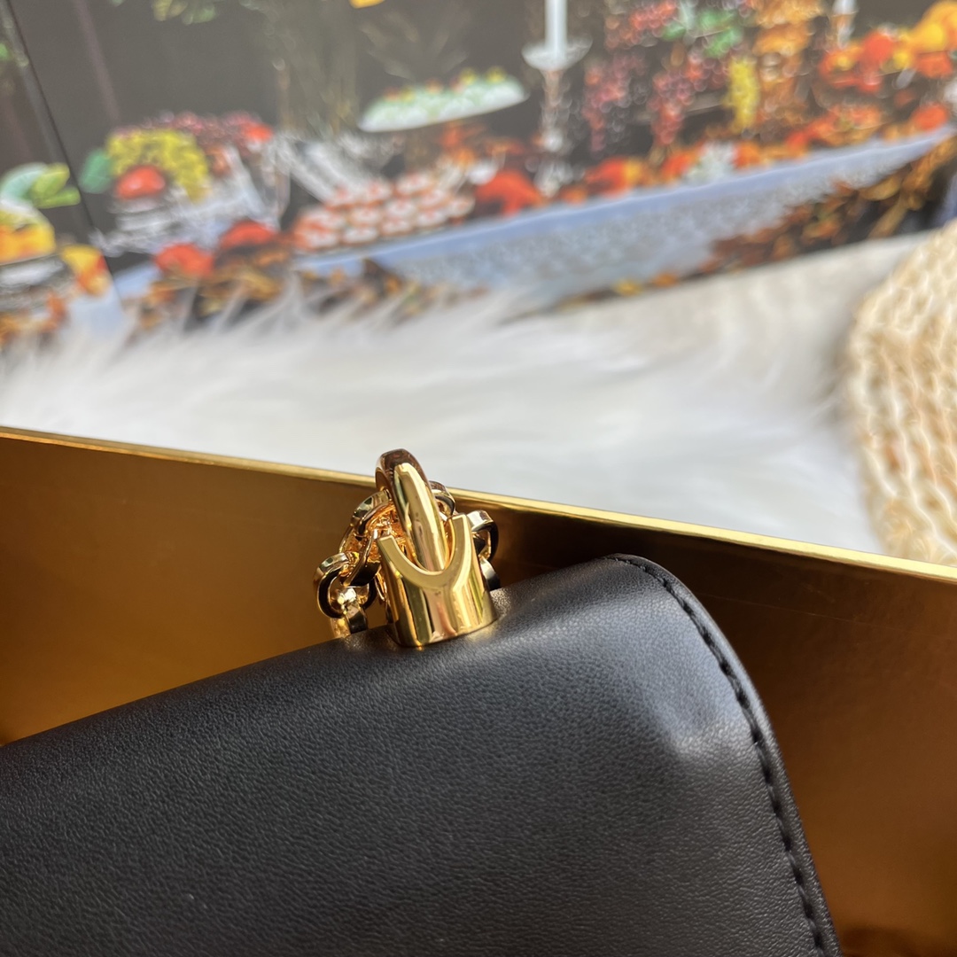 Dolce&Gabbana Small leather shoulder bag