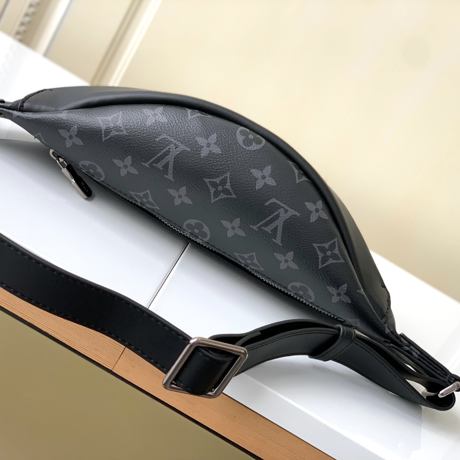 LV Discovery Bumbag PM