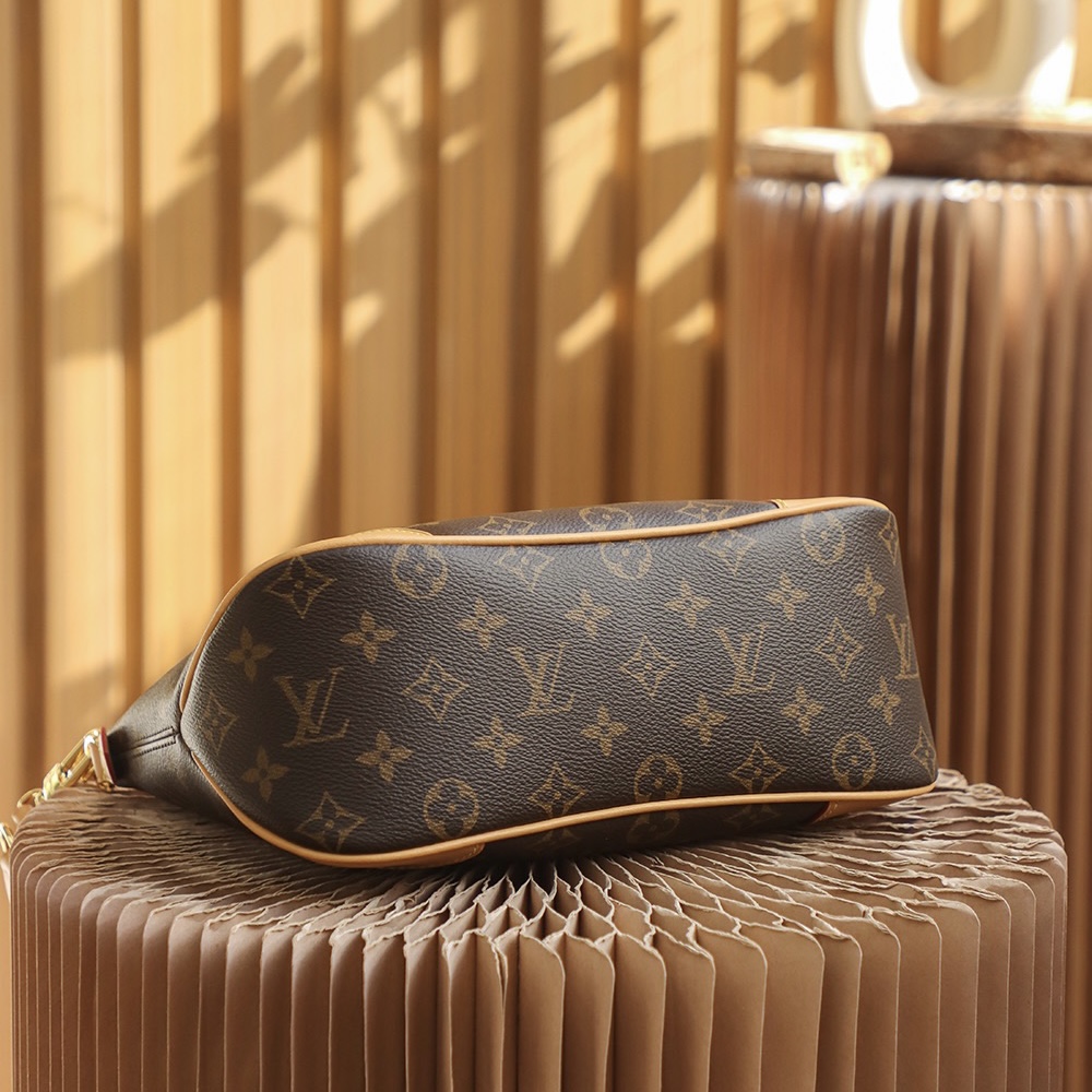 Louis Vuitton Boulogne Bag