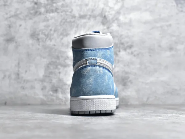 Jordan1 High OG “Hyper Royal”