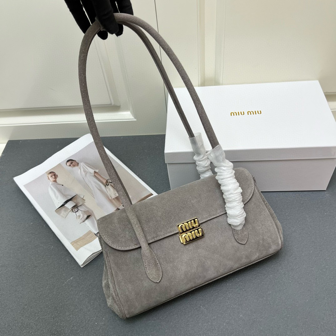MIU MIU Leather Shoulder Bag