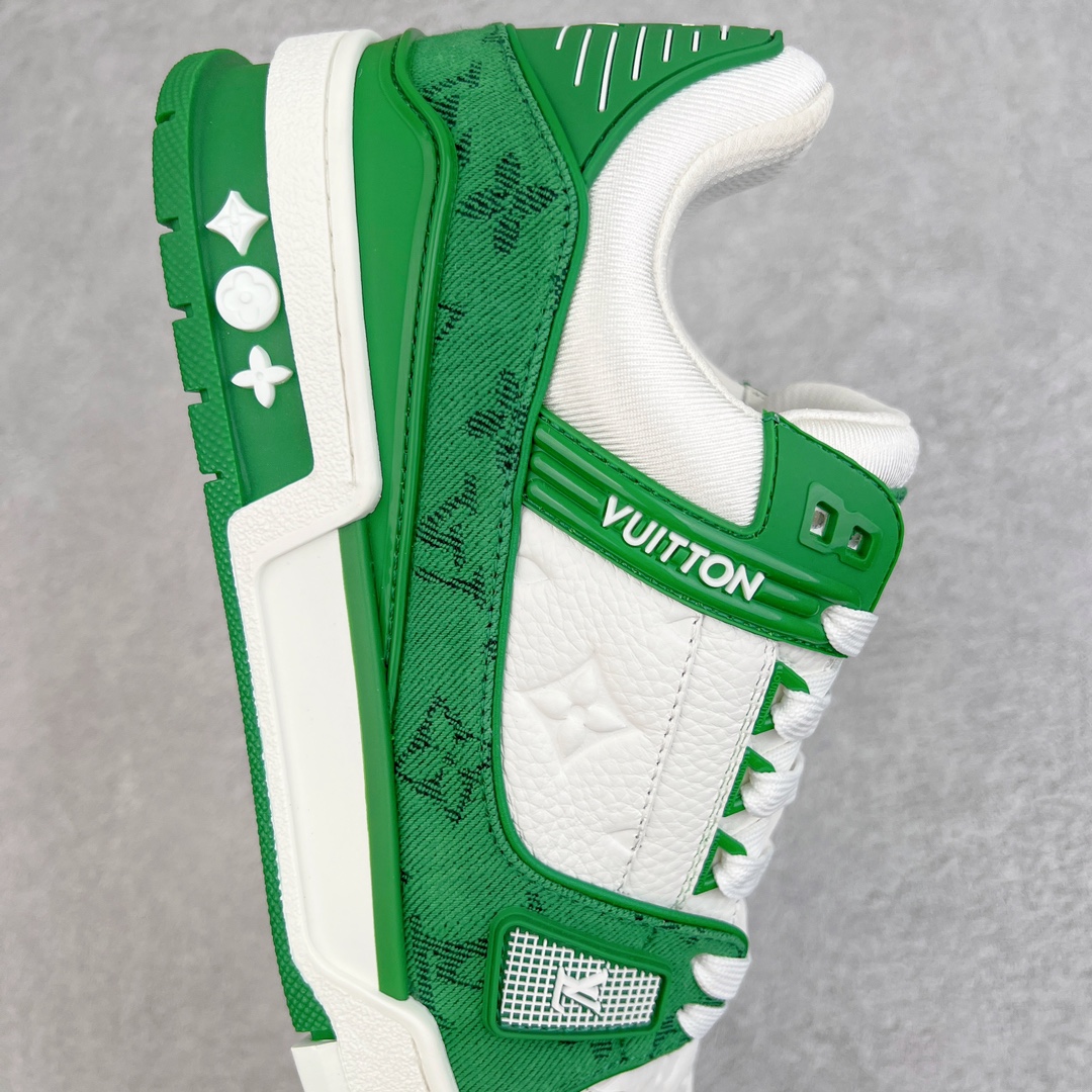 Louis Vuitton Sneakers green
