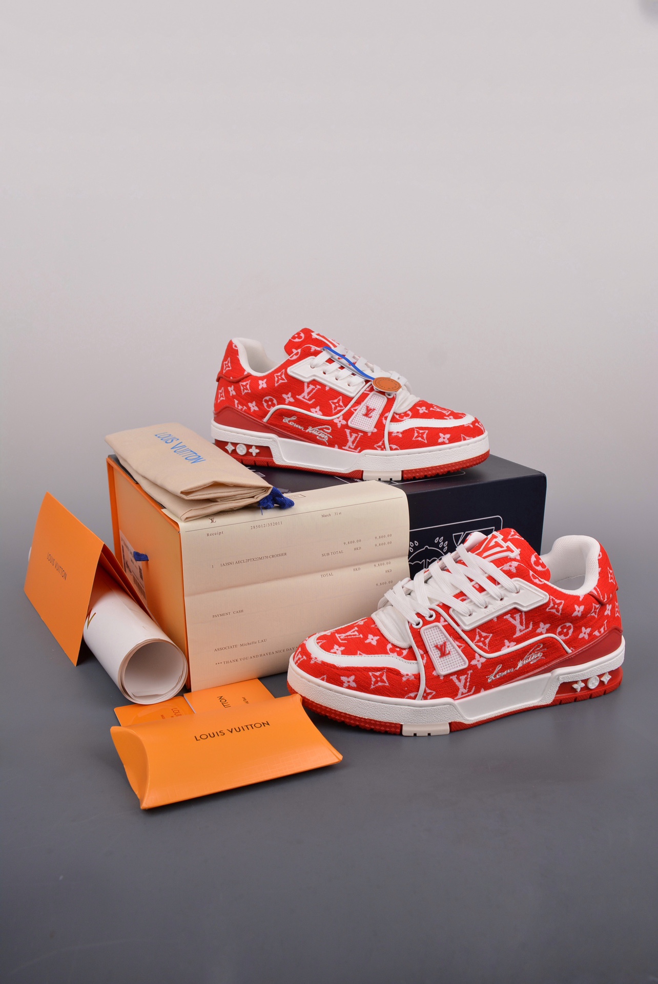 Louis Vuitton Sneakers pattern red