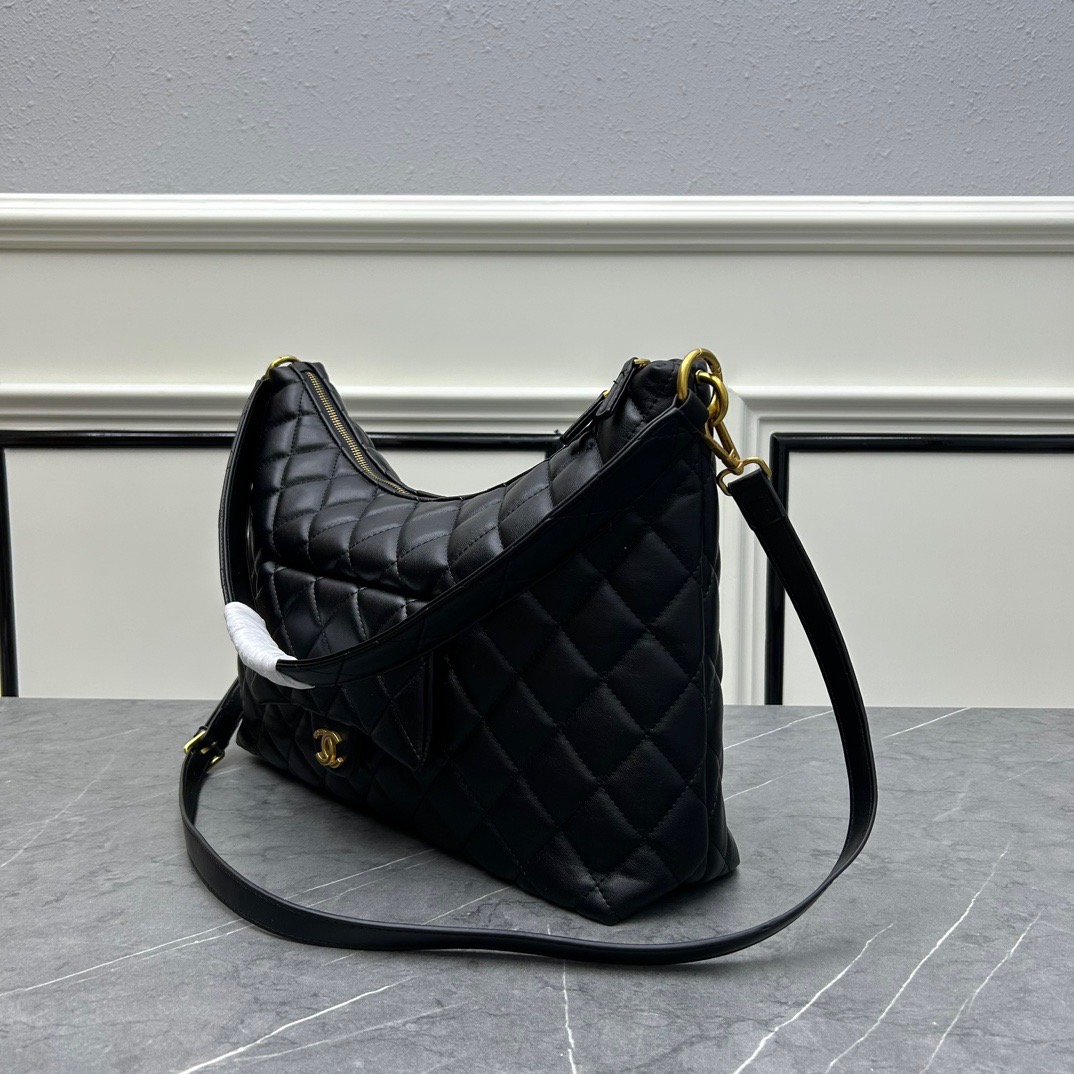 Chanel Hobo Calf Leather Shoulder Bag Handbag