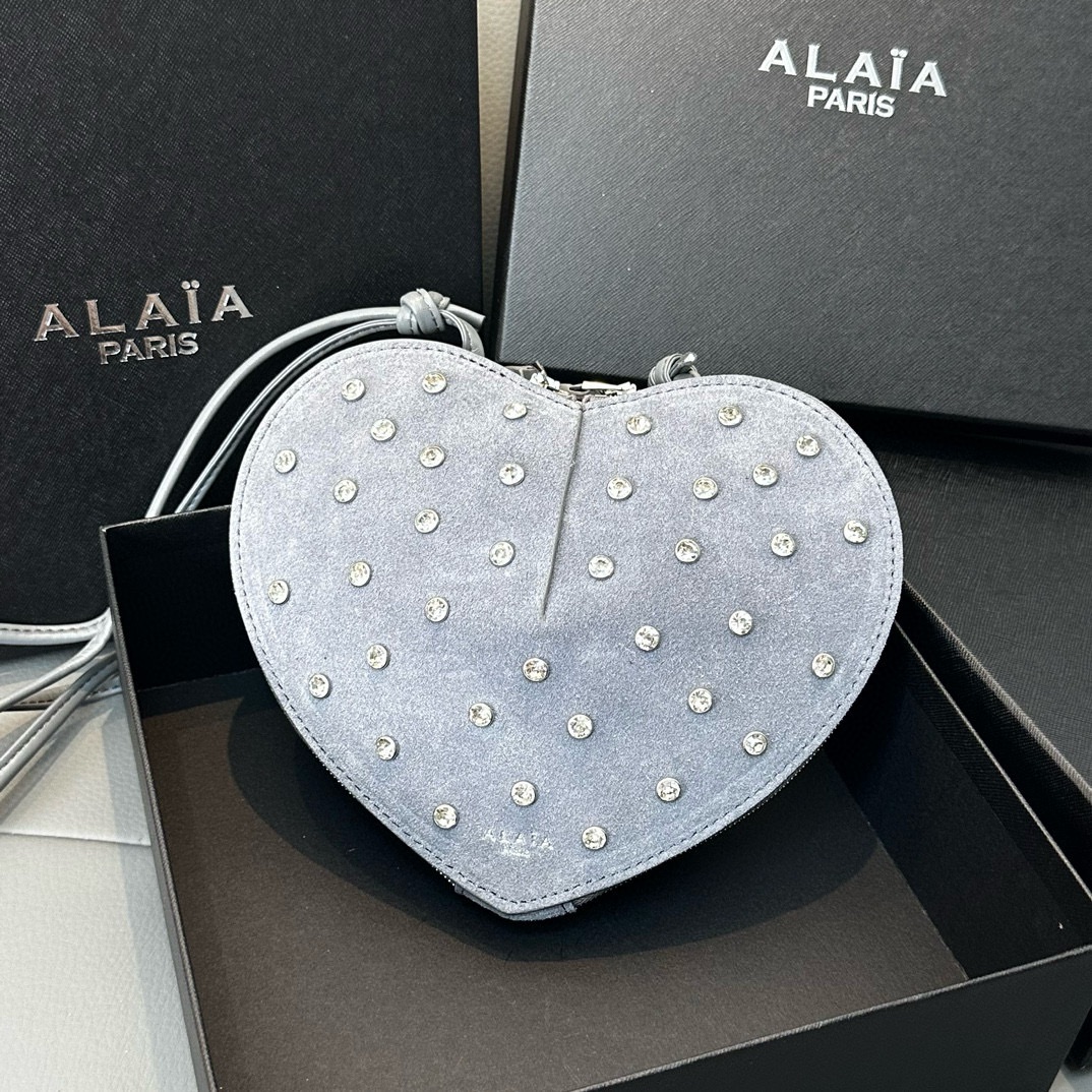 ALaia Diamond Heart Handbag