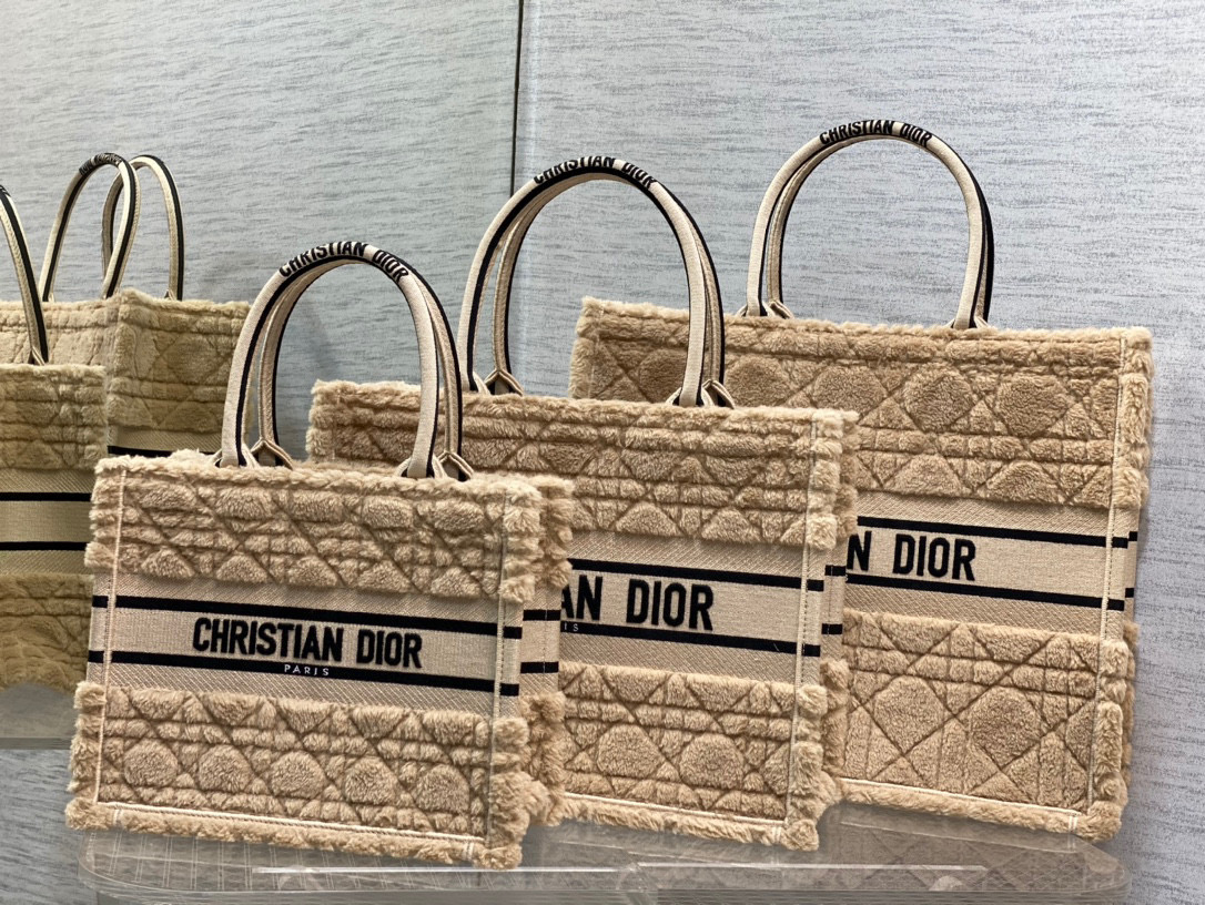Dior Book Tote Beige Cannage Shearling M1295ZMBU_M918