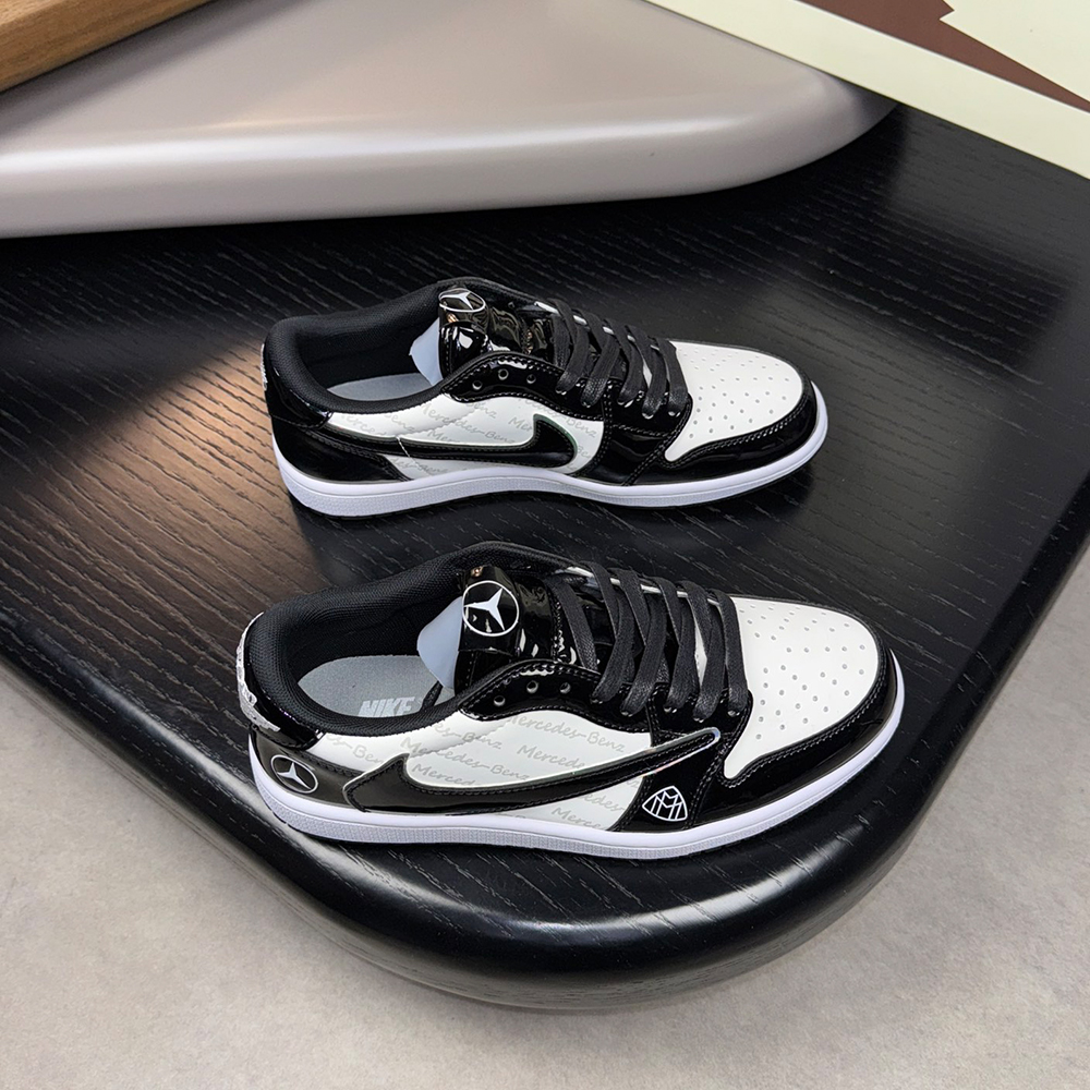 Travis Scott X Nike Air Jordan 1 Low X Givenchy Sneakers