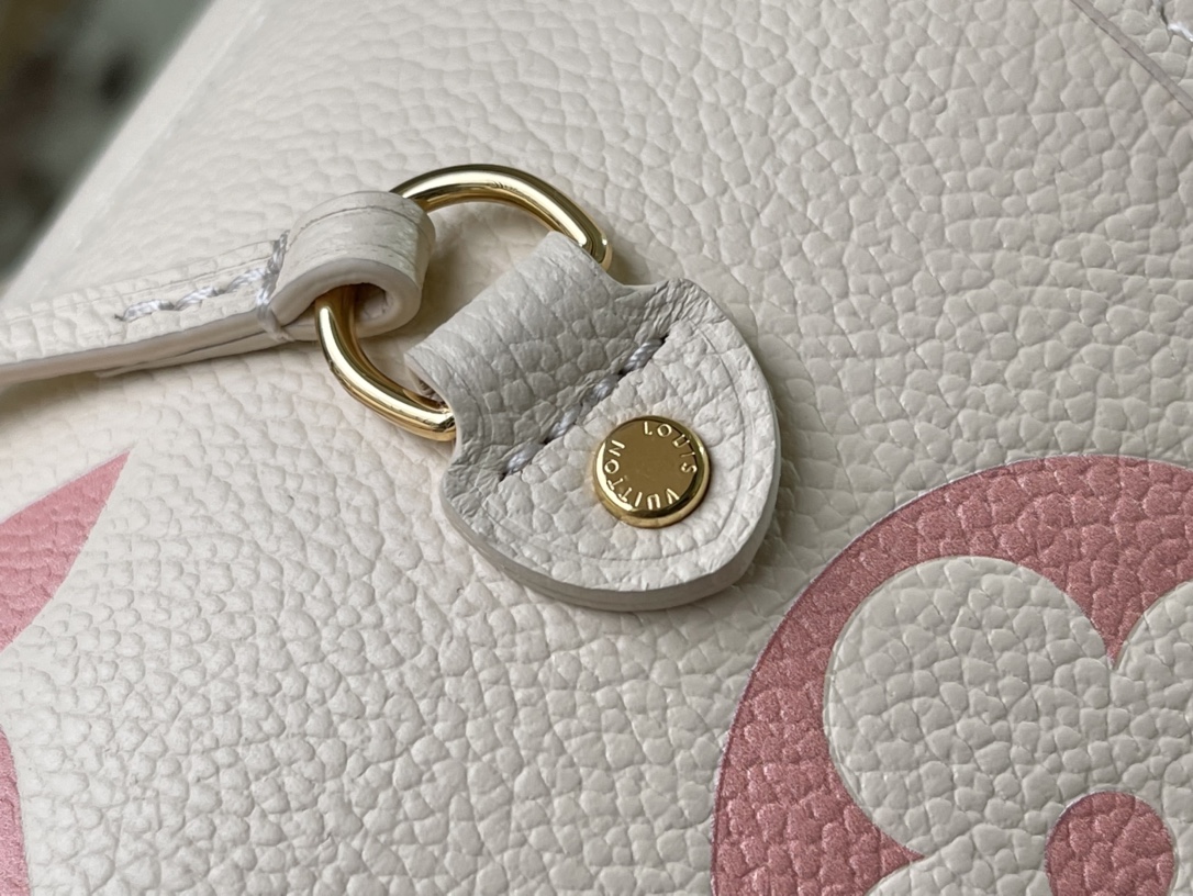 Louis Vuitton Neverfull MM M21579
