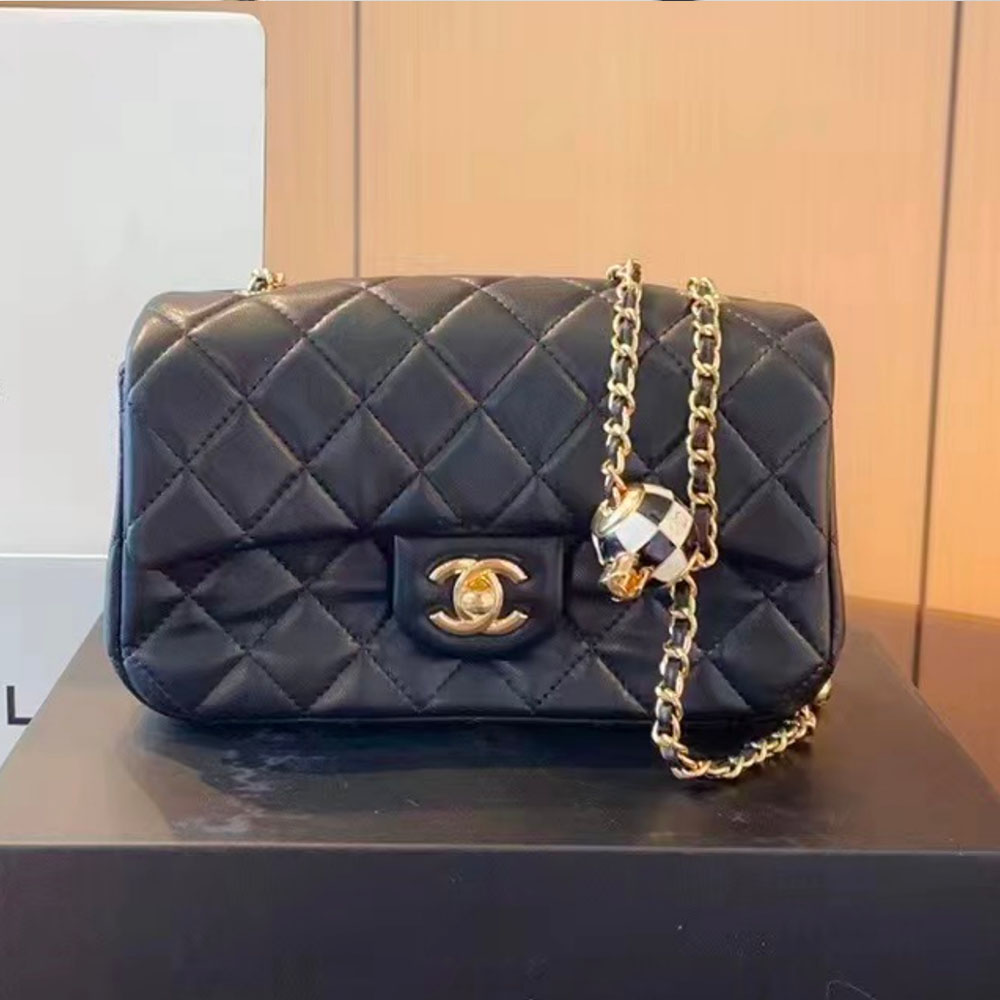 Chanel   Quilted Enamel CC Pearl Crush Mini Flap Black