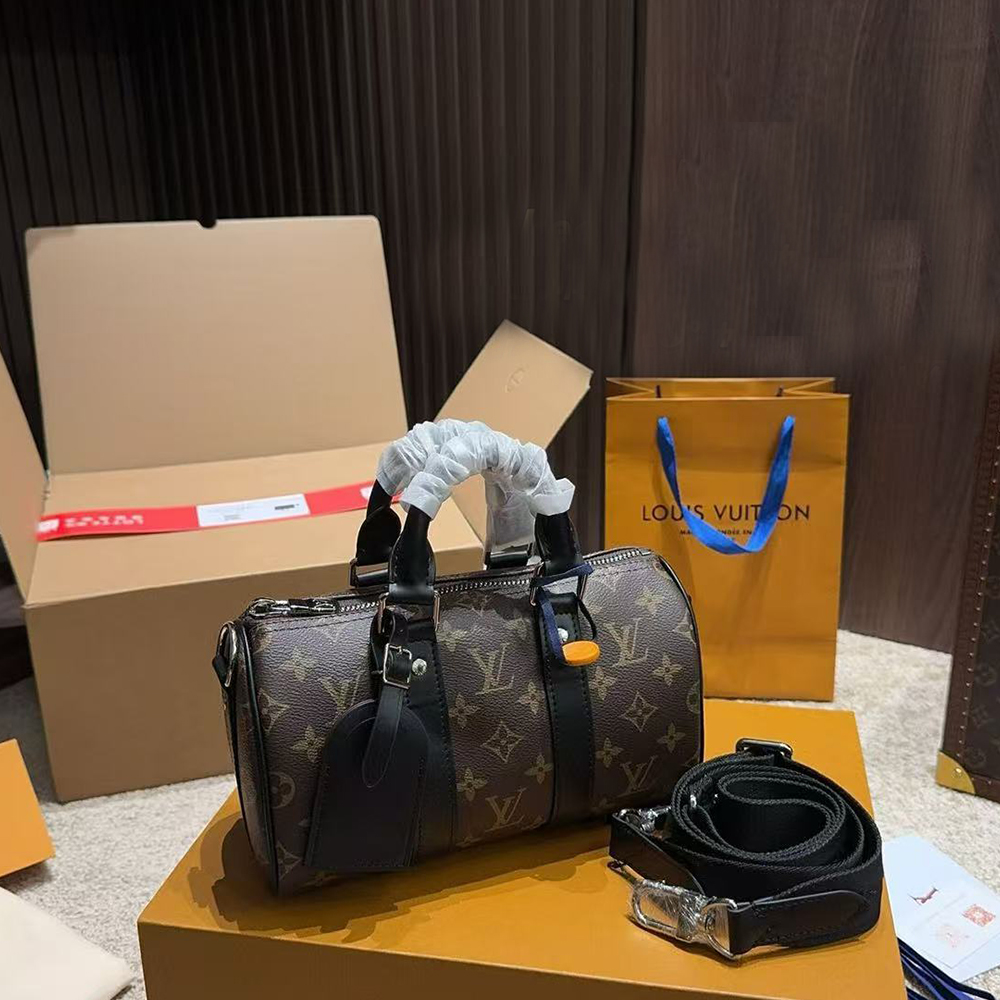 Louis Vuitton LV KEEPALL BANDOULIÈRE 25 Hand Bag