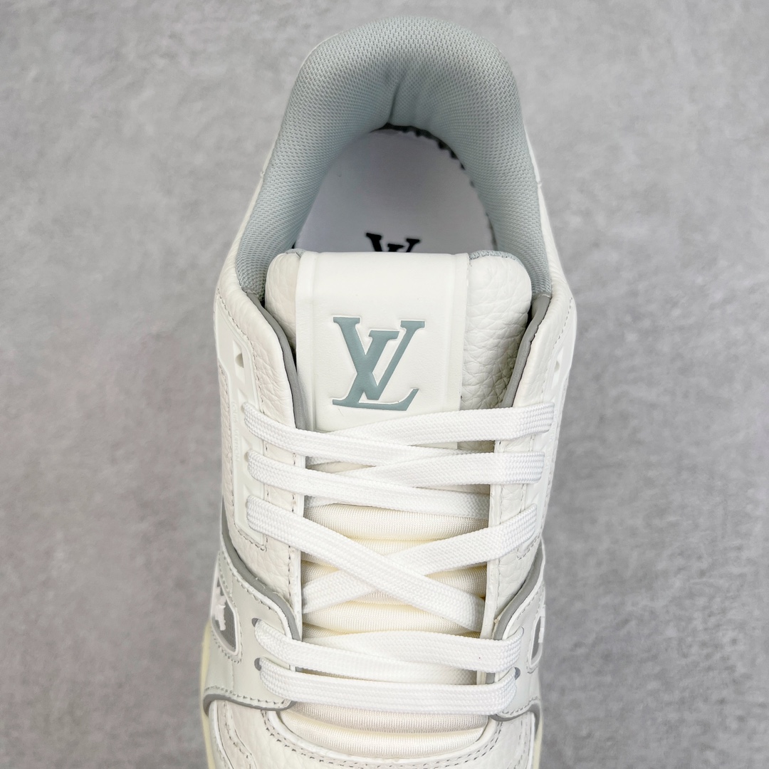Louis Vuitton Sneakers white
