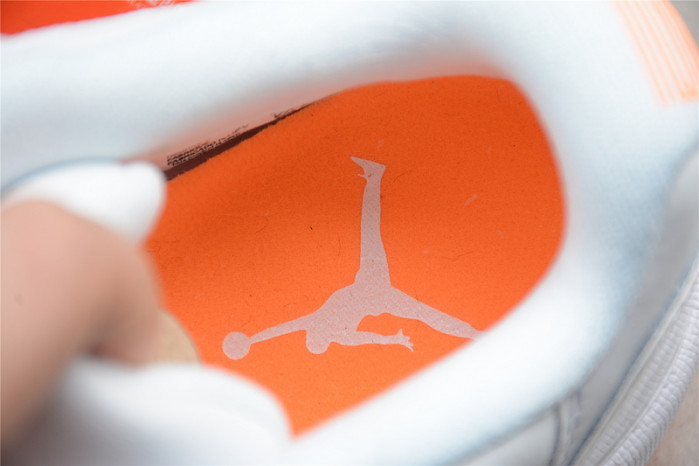 Air Jordan 11 Low WMNS Citrus