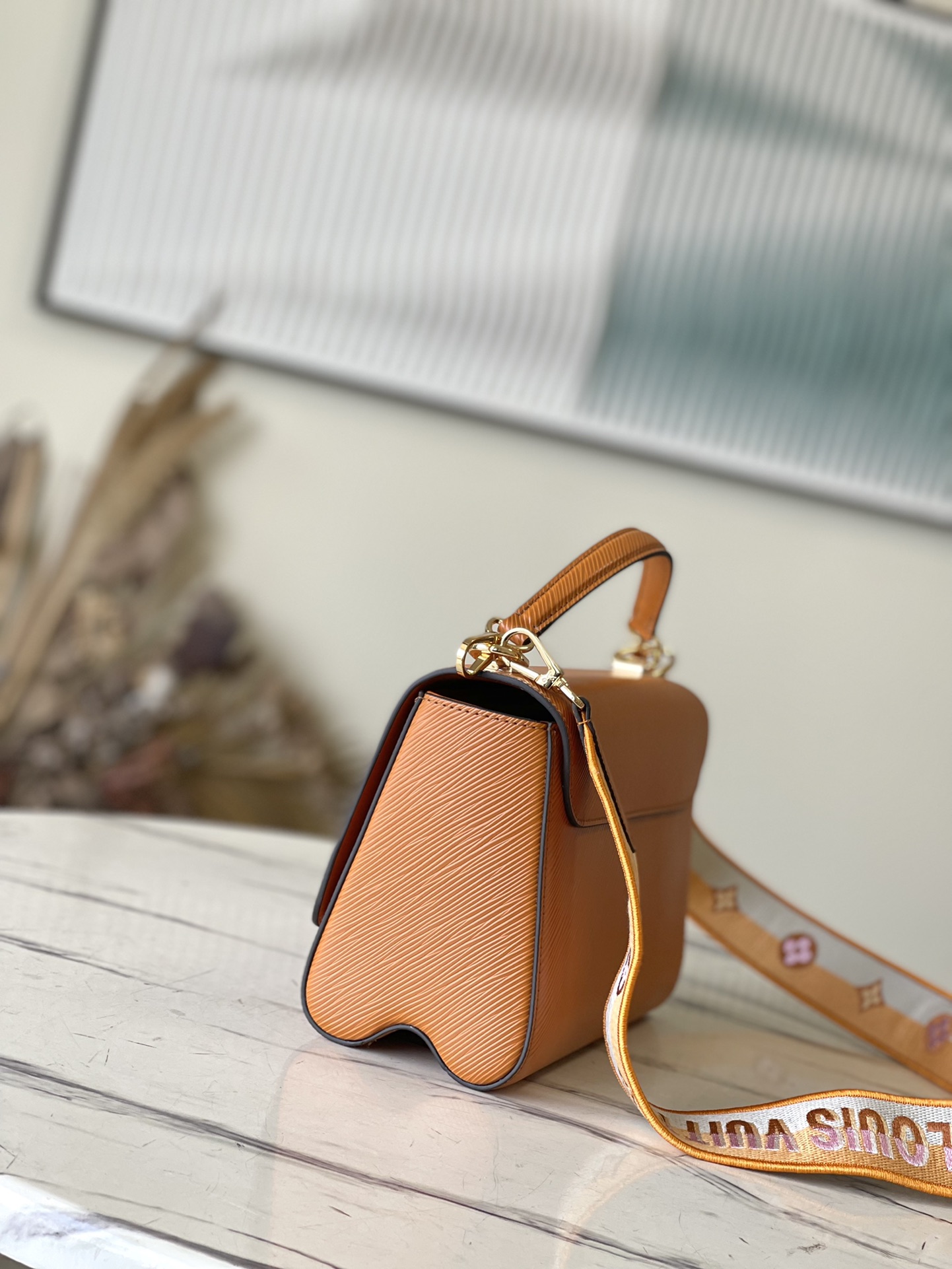 Louis Vuitton Twist MM M21555