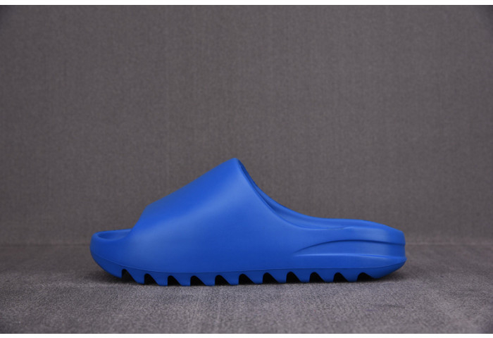 Kanye West x Yeezys Slide