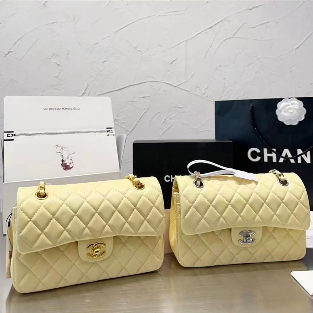 Chanel   CF Bag Small 23CM