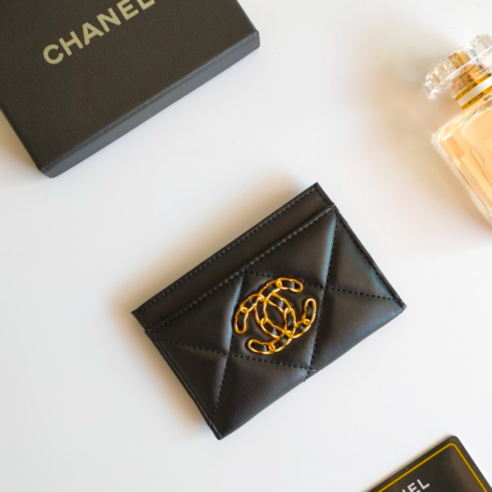 Chanel Sheepskin Card Holder