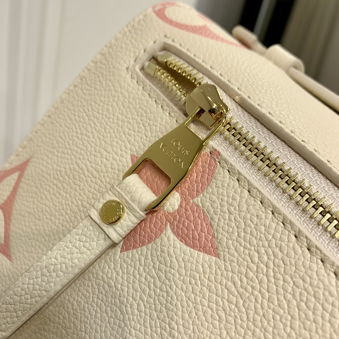 Louis Vuitton Pochette Metis M45573