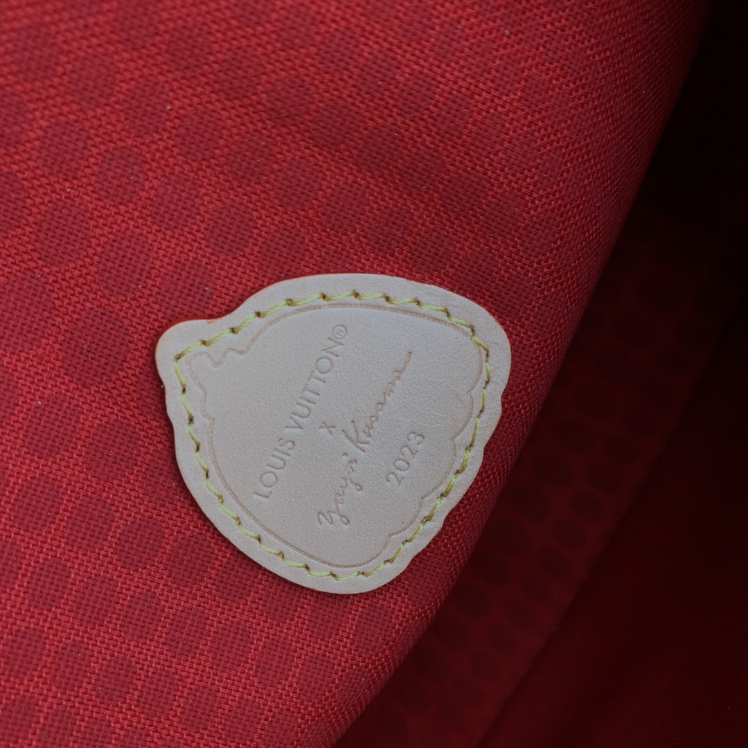 Louis Vuitton YK Pochette Metis M46384