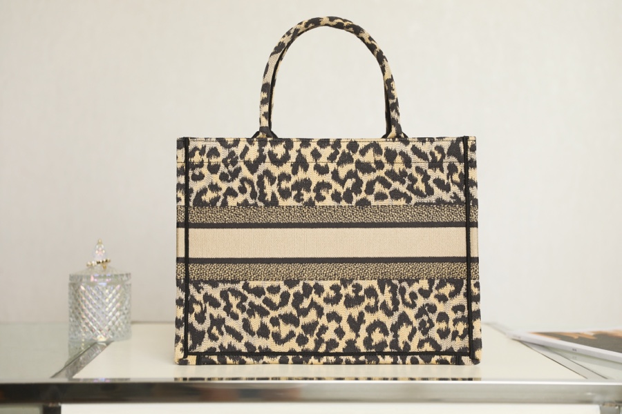 Dior Book Tote Medium Beige Multicolor Mizza Embroidery M1296ZRHM_M918