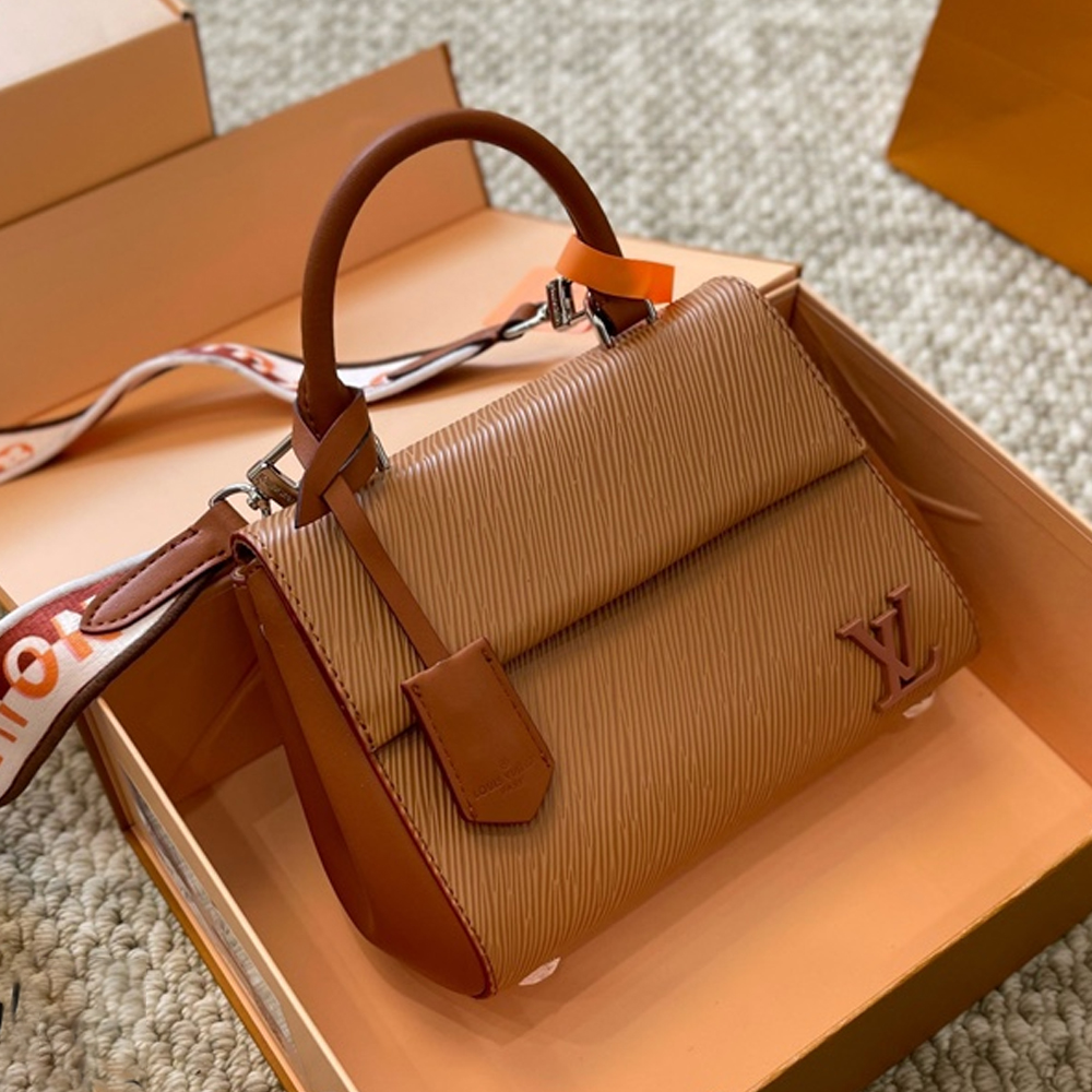 Louis Vuitton LV  Cluny Grained Leather Shoulder Handbag