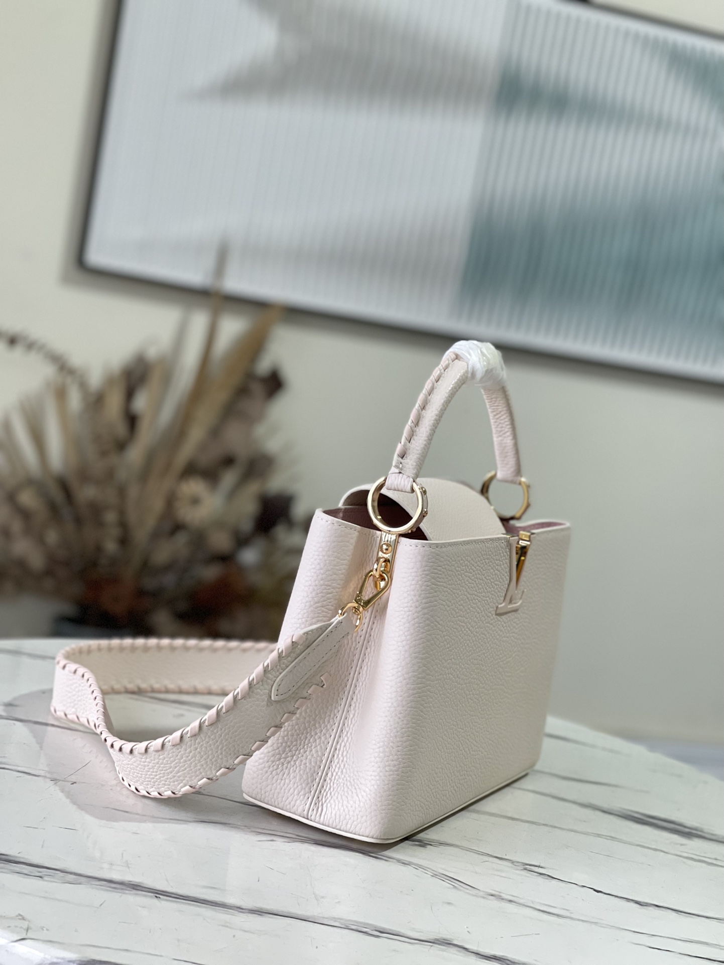 Louis Vuitton Z Capucines MM M21127