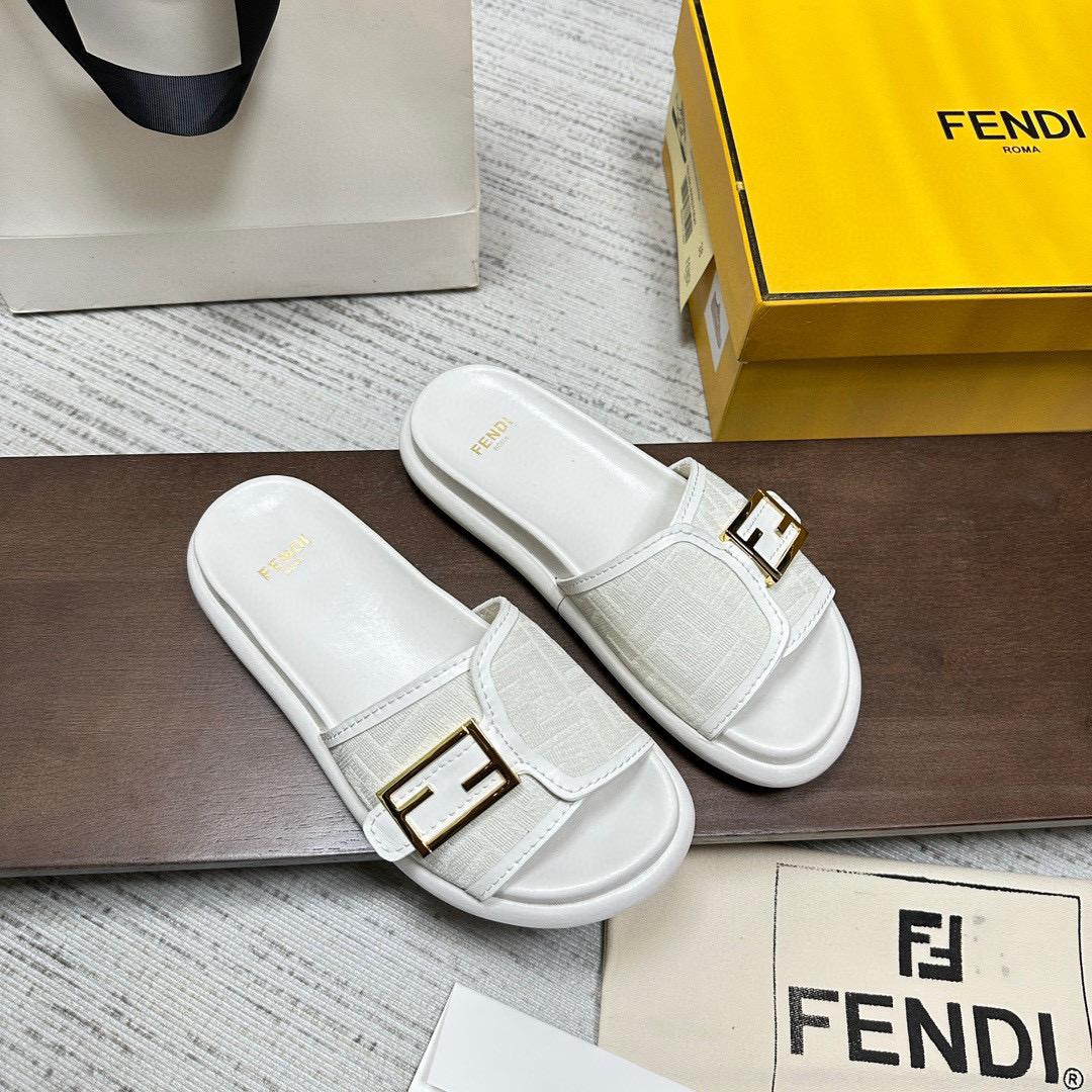 Fendi Leather Comfort Goes With Everything Shoes Sandal