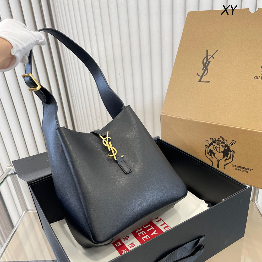 SAINT LAURENT YSL Le 5 à 7 monogram-plaque shoulder bag