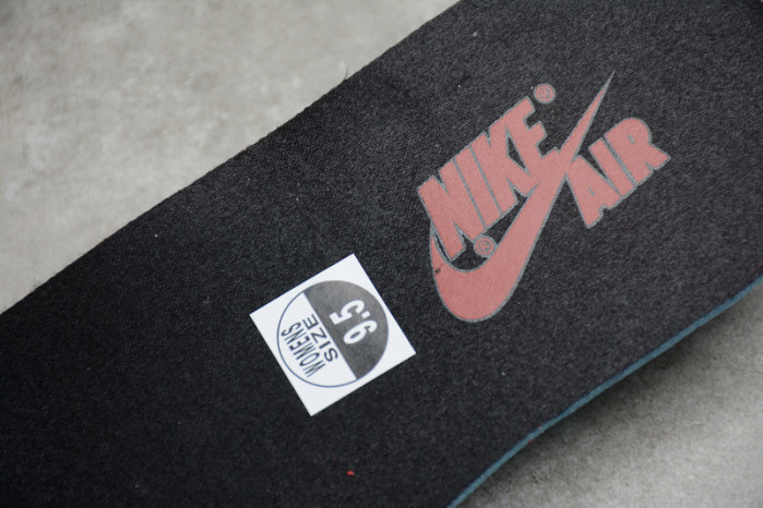 AIR JORDAN 1 HIGH OG SATIN SNAKE CD0461-601