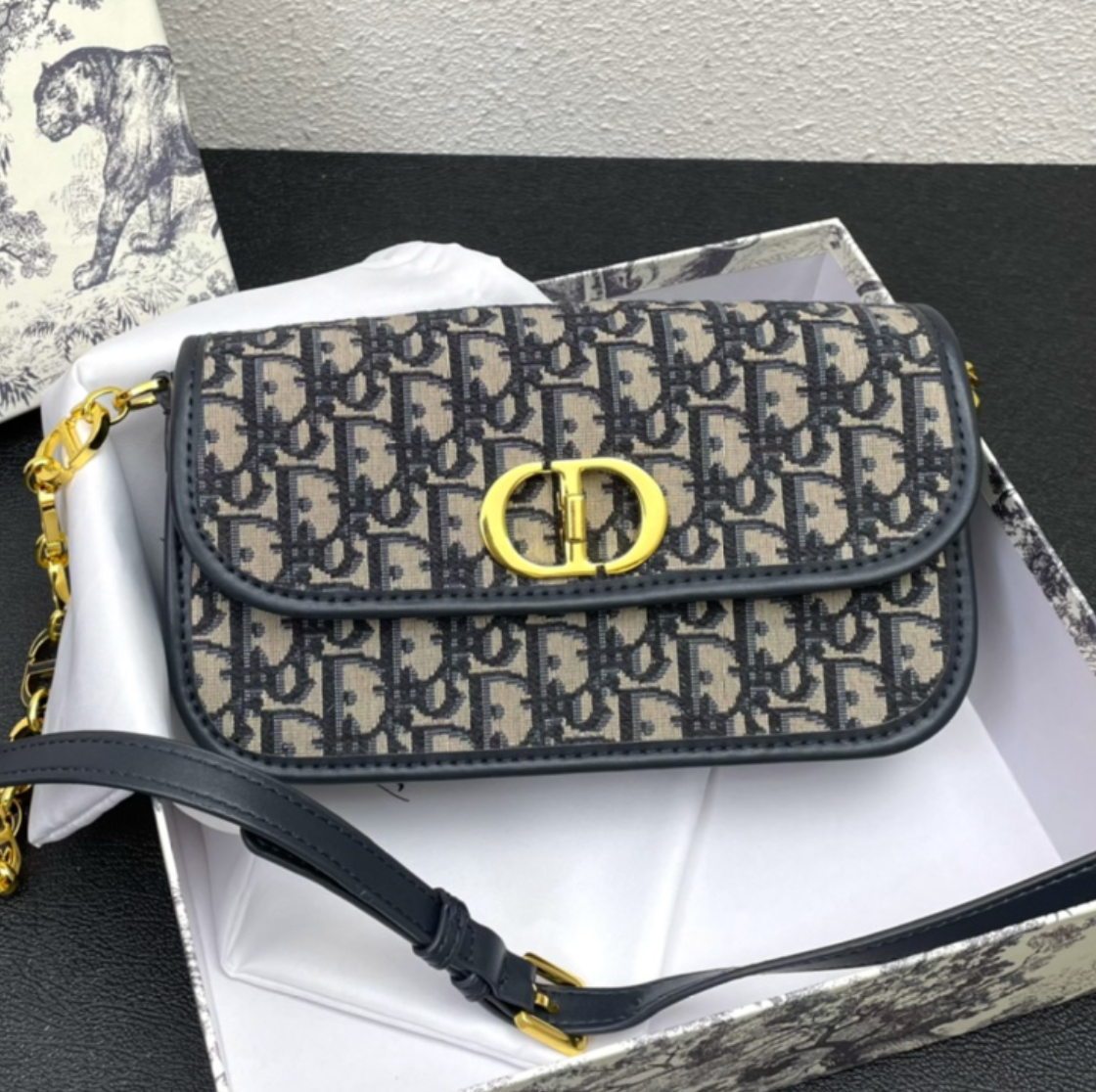 Dior 30 Montaigne Avenue Oblique