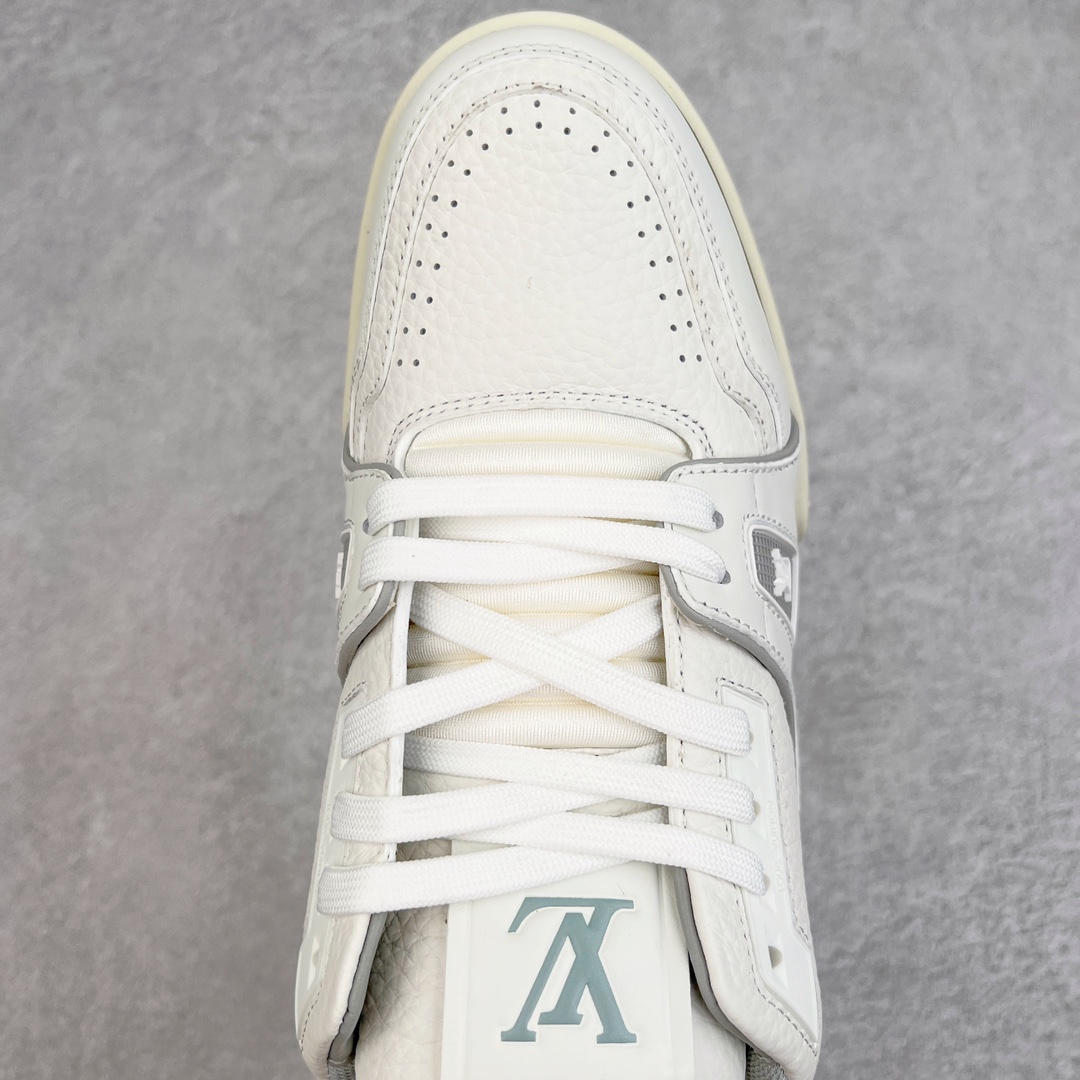Louis Vuitton Sneakers white
