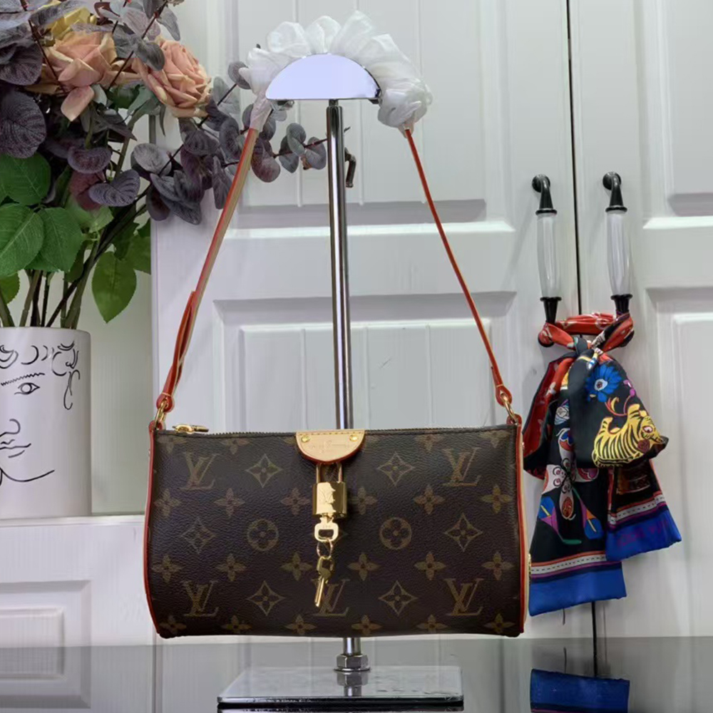 Louis Vuitton LV Pochette Tirette